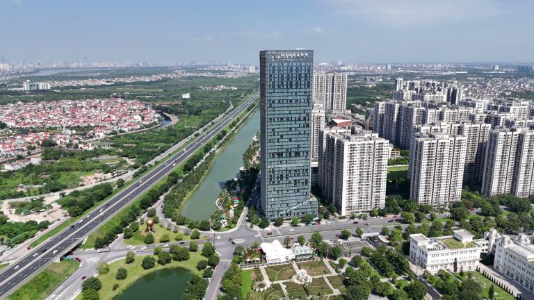 Đại lộ và kênh đào ở khu Đông Hà Nội nhìn từ trên cao
