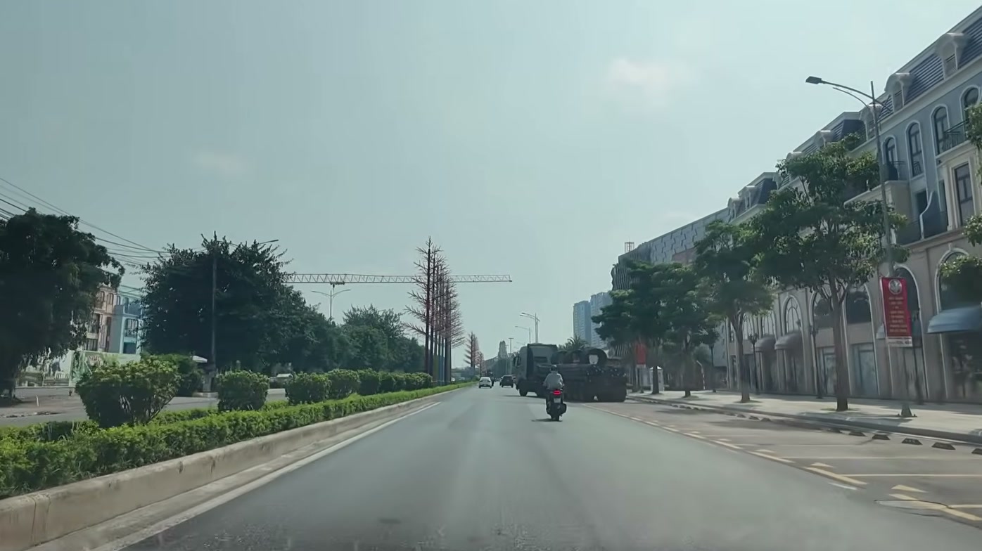 Đường phố trong khu đô thị Vinhomes Ocean Park 2 lúc vừa tới nơi